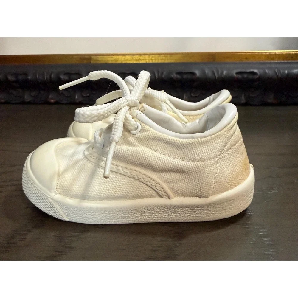Unbranded‎ Vintage White Canvas Baby Shoes (Size 2)
